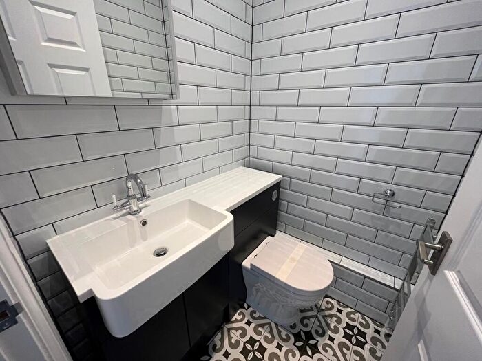 2 Bedroom Apartment To Rent In Cobham Road, Westcliff On Sea, SS0