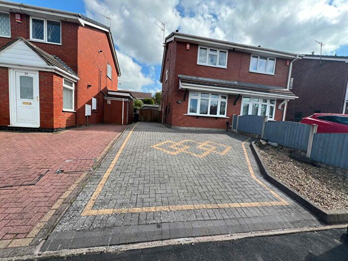 Town House To Rent In Farnworth Road, Stoke-On-Trent, ST3