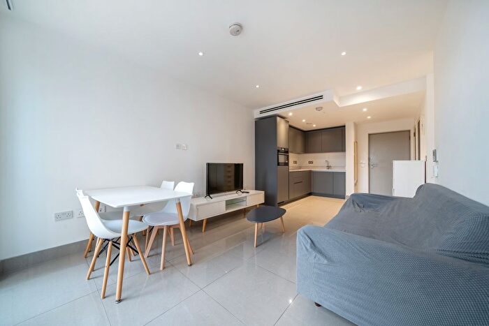 Studio To Rent In Delphini Apartments, Elephant And Castle, SE1