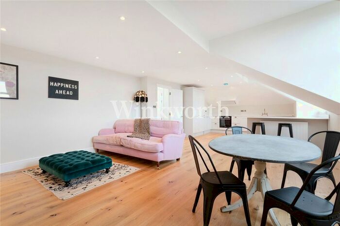 2 Bedroom Flat To Rent In Endymion Road, London, N4