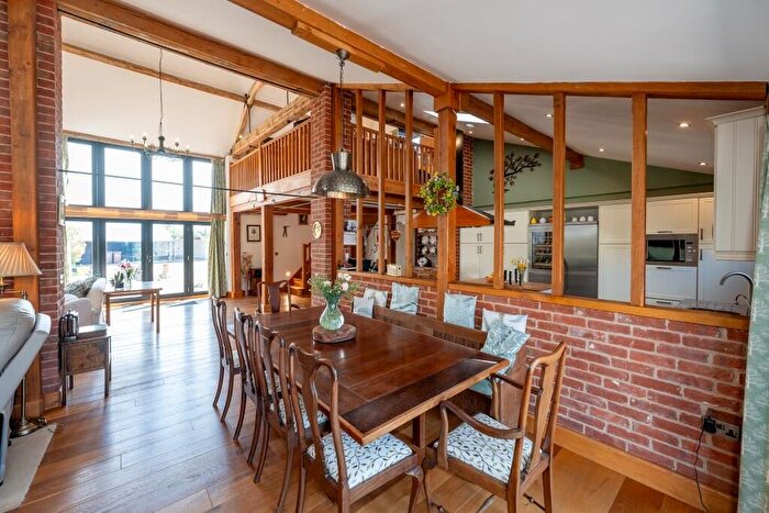 4 Bedroom Barn Conversion For Sale In Ivy Todd, PE37