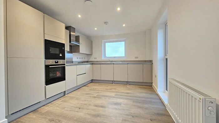 2 Bedroom Apartment To Rent In Stonehaven Court, Swanscombe, DA10