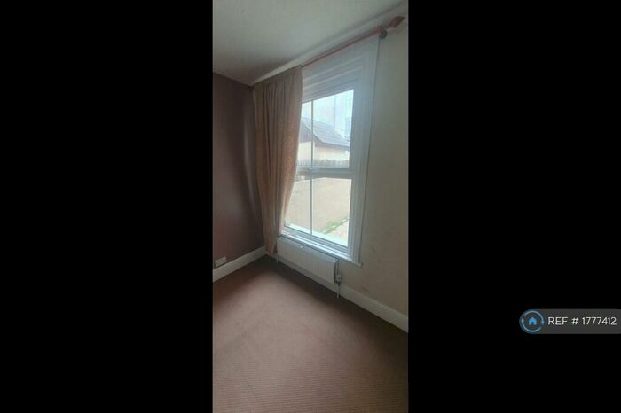 1 Bedroom Flat To Rent In Cavendish Road, Felixstowe, IP11