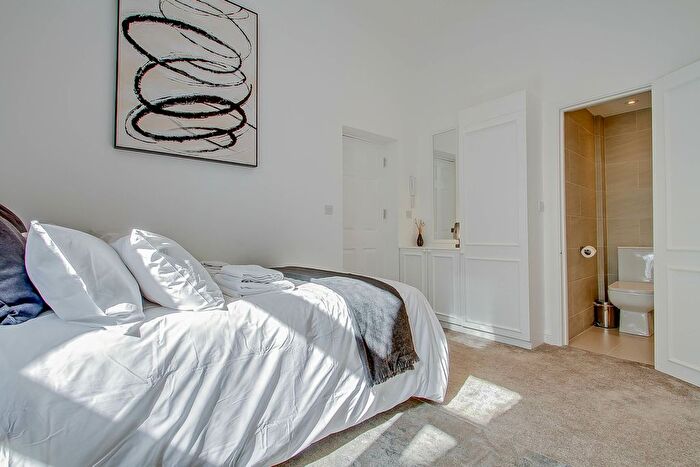 Studio To Rent In Craven Hill Gardens, London, W2