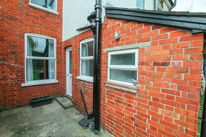 1 Bedroom Flat To Rent In Boundary Road, Newbury, Berkshire, RG14