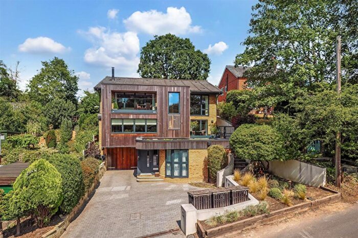 4 Bedroom Detached House For Sale In Sandrock Hill Road, Farnham, GU10