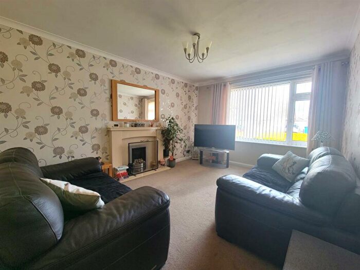 2 Bedroom House For Sale In Draycott Avenue, Hornsea, HU18