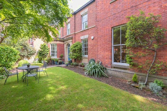 2 Bedroom Flat To Rent In Harrogate Road, Chapel Allerton, Leeds, LS7