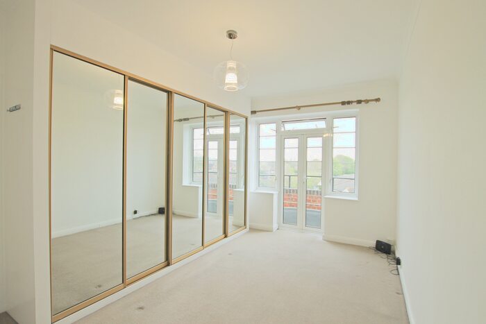 1 Bedroom Flat To Rent In Langham Court, Wyke Road, Raynes Park, SW20
