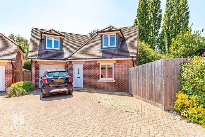 4 Bedroom Detached House For Sale In Canberra Close, Christchurch, BH23