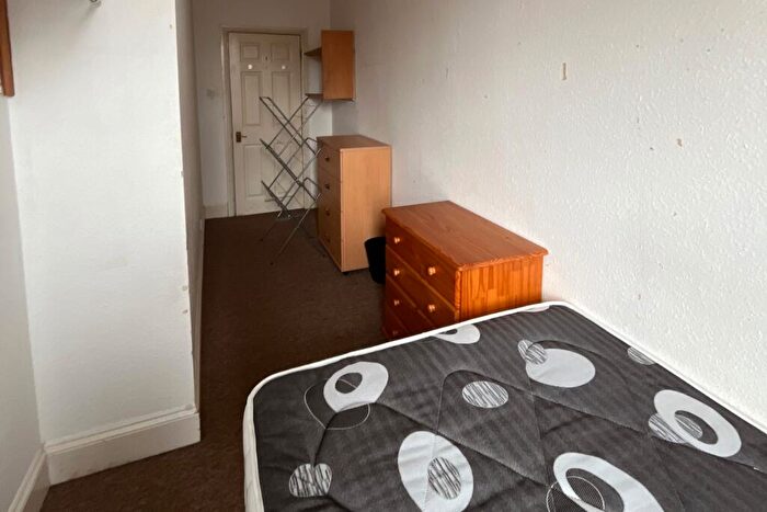 7 Bedroom Terraced House To Rent In Tyndalls Park Road, Top Floor Flat, Clifton, Bristol, BS8