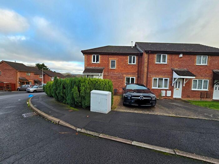 3 Bedroom End Of Terrace House For Sale In Oak Tree Court, Brackla, CF31