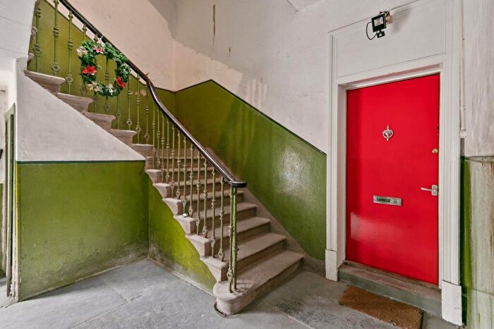 2 Bedroom Flat To Rent In Bonhill Road, Dumbarton, West Dunbartonshire, G82