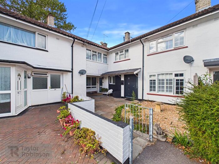 2 Bedroom Maisonette For Sale In Friars Rookery, Three Bridges, Crawley, RH10