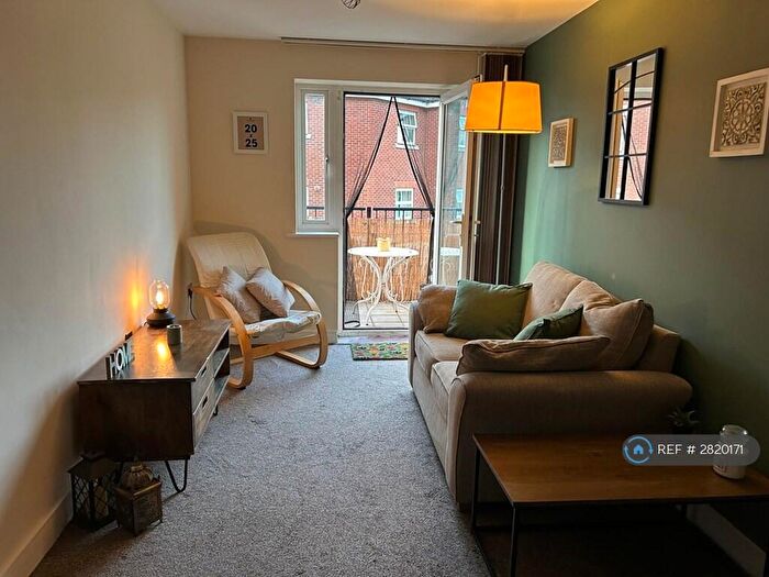 2 Bedroom Flat To Rent In Long Acre House, London, SE28