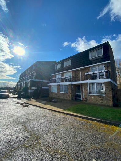 3 Bedroom Flat To Rent In Kenton Lane, Stanmore, HA3