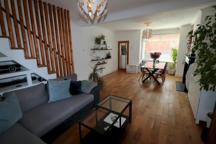 3 Bedroom Terraced House To Rent In North Road, Brentwood, CM14