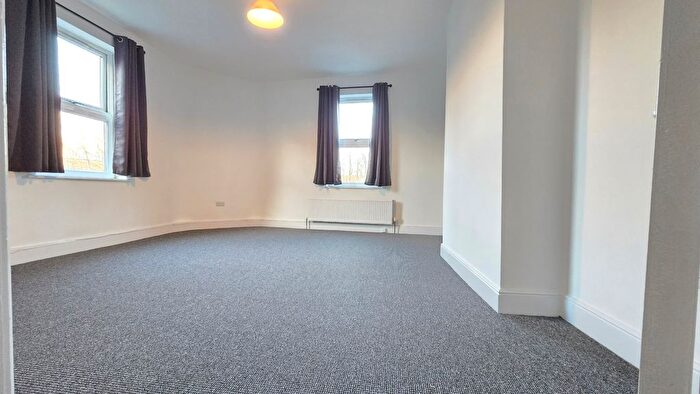 2 Bedroom Flat To Rent In Thirlwell Road, Sheffield, S8