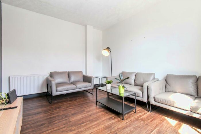 7 Bedroom End Of Terrace House To Rent In Beechwood Terrace, Burley, Leeds, LS4