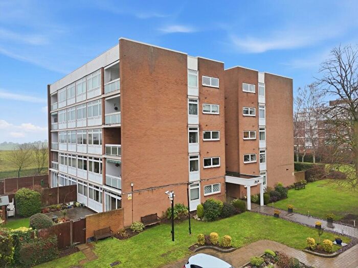 2 Bedroom Apartment For Sale In The Bowls, Chigwell, Essex, IG7