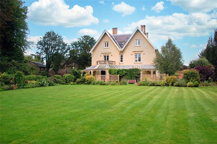 1 Bedroom Flat For Sale In Basingstoke Road, Kings Worthy, Winchester, Hampshire, SO23