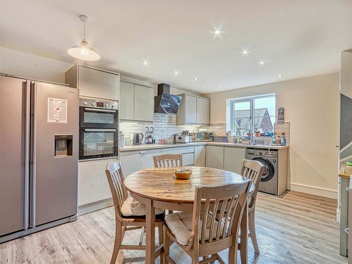 3 Bedroom Detached House For Sale In Cavendish Street North, Old Whittington, Chesterfield, Derbyshire, S41