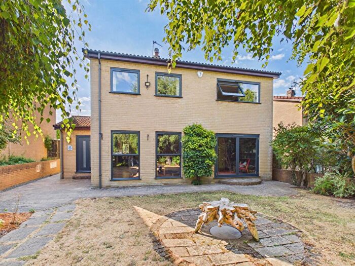 4 Bedroom Detached House For Sale In Common Road, Hanham, Bristol, BS15