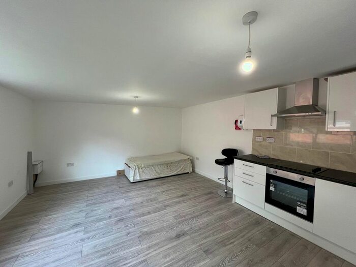 Studio To Rent In Alicia Avenue, Queensbury, Harrow, HA3