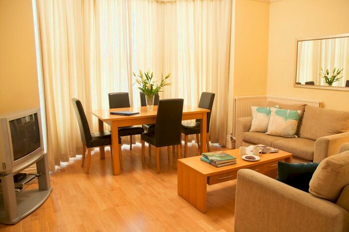 2 Bedroom Flat To Rent In Kew Gardens Road, Richmond, TW9