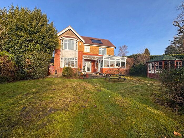 5 Bedroom Detached House For Sale In Highland Road, Wimborne, BH21
