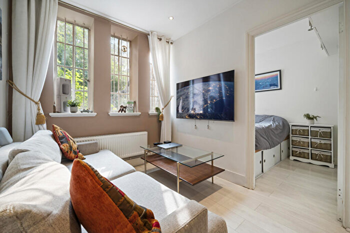 1 Bedroom Flat For Sale In Mortimer Crescent, London, NW6