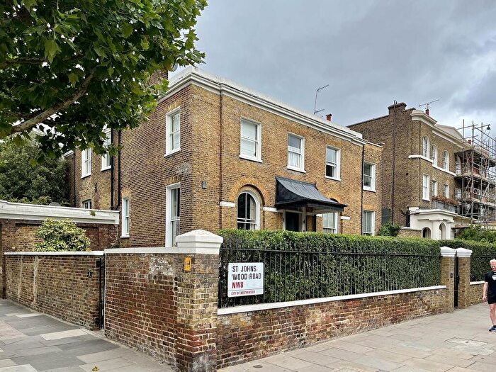 2 Bedroom Flat To Rent In Hamilton Terrace, NW8