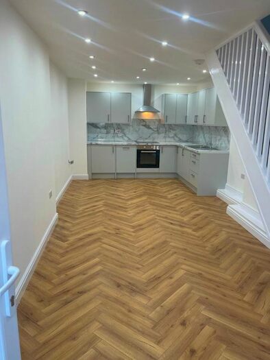 2 Bedroom Flat To Rent In Alcester Road, Birmingham, B13