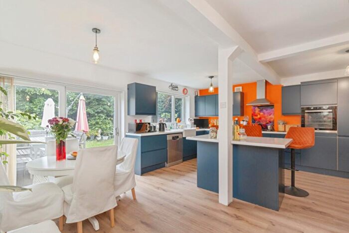 5 Bedroom Semi-Detached House For Sale In Southfields Avenue, Leicester, Leicestershire, LE2