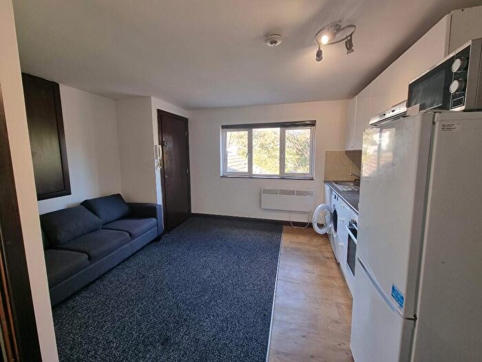 1 Bedroom Flat To Rent In St. Mary's Road, London, SE25