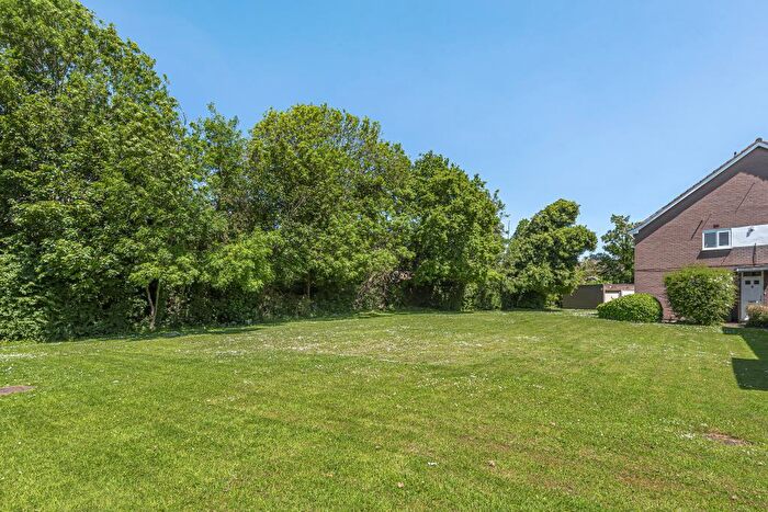 1 Bedroom Maisonette To Rent In Dene Gardens, Stanmore, HA7