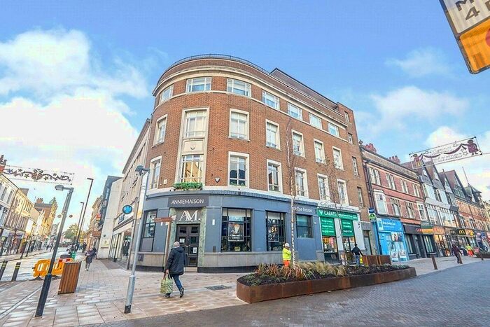 2 Bedroom Flat To Rent In Station Street, Burton-On-Trent, Staffordshire, DE14