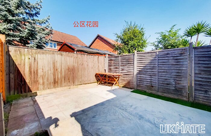 2 Bedroom Flat To Rent In Clarence Villas, Hawks Road, KT1