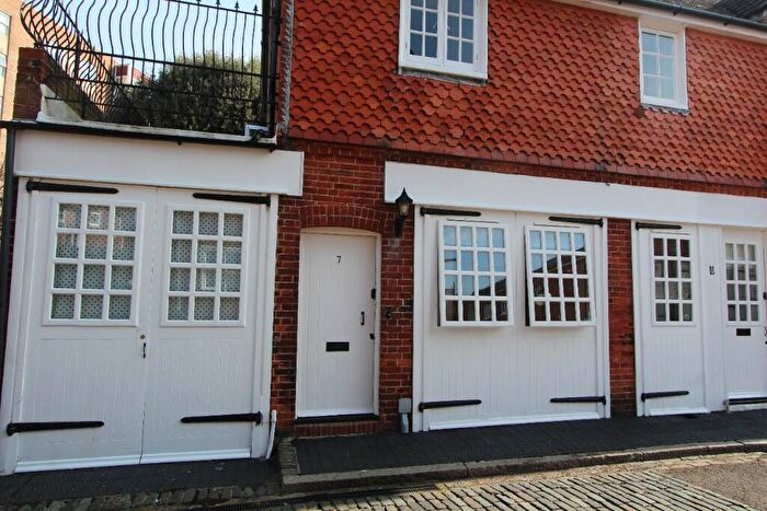 3 Bedroom End Of Terrace House To Rent In De Walden Mews, Eastbourne, East Sussex, BN20