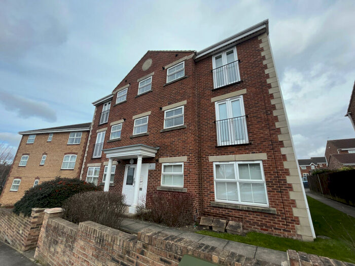 2 Bedroom Flat To Rent In Blue Hill Lane, Leeds, West Yorkshire, LS12