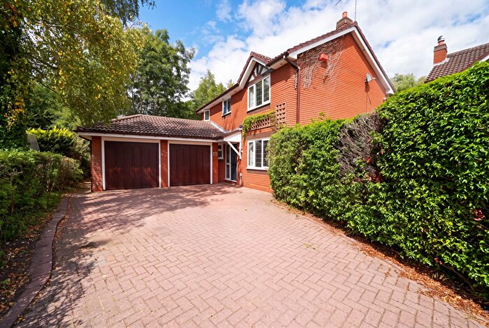 4 Bedroom Detached House For Sale In Hollington Way, Monkspath, B90