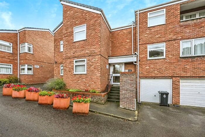 2 Bedroom Flat For Sale In Endbutt Lane, Crosby, Merseyside, L23