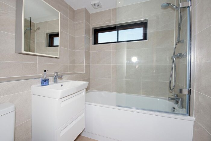 2 Bedroom Terraced House To Rent In Dale Close, Oxford, OX1