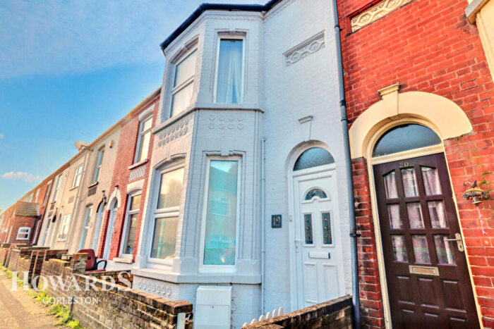 3 Bedroom Terraced House For Sale In Century Road, Great Yarmouth, NR31