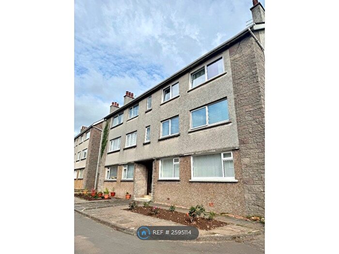 1 Bedroom Flat To Rent In Kelburn Court, Largs, KA30
