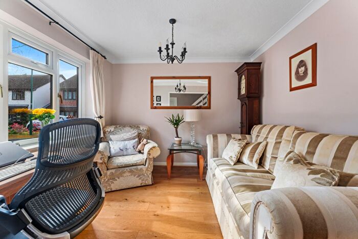 4 Bedroom Detached House For Sale In Oaklands Way, South Wallington, SM6