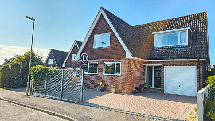 4 Bedroom Detached House For Sale In Priors Close, Kingsclere, Newbury, RG20
