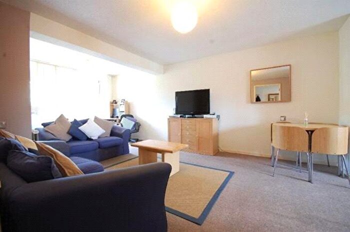 1 Bedroom Apartment To Rent In Buttermere Close, Morden, Surrey, SM4