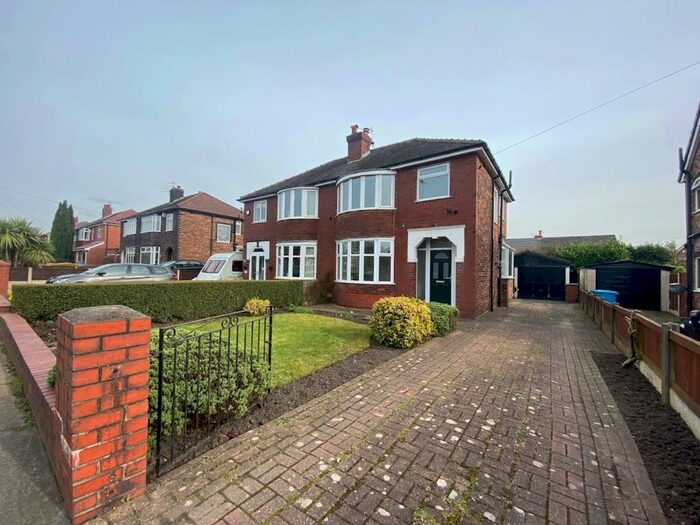 3 Bedroom Semi-Detached House To Rent In Newearth Road, Worsley, M28