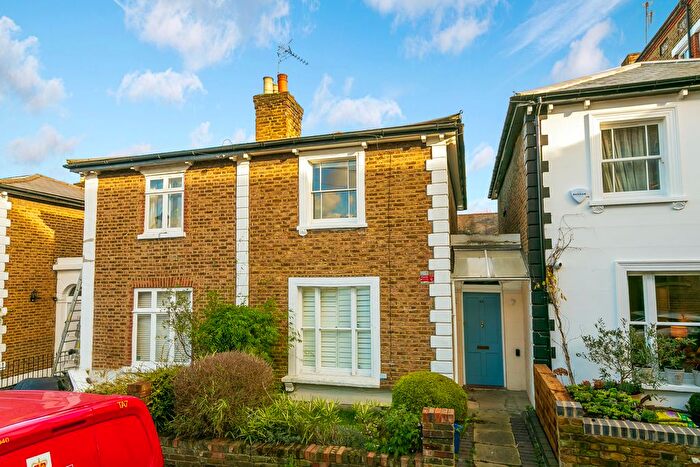 2 Bedroom Semi-Detached House To Rent In Dunstable Road, Richmond, TW9